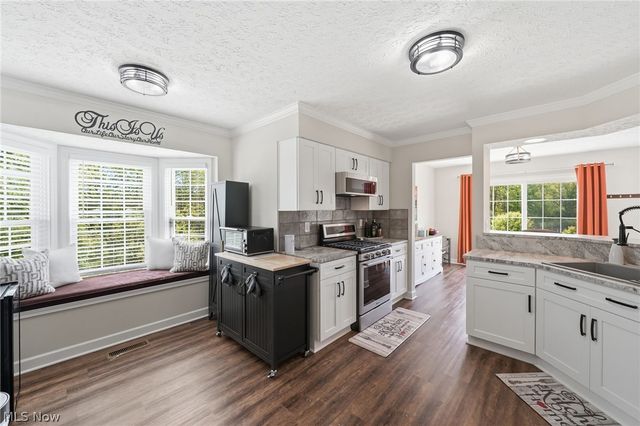 8704 Wakefield Run, North Ridgeville, OH 44039