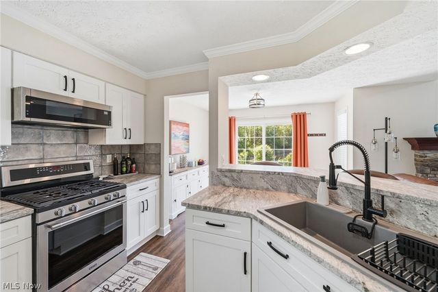 8704 Wakefield Run, North Ridgeville, OH 44039