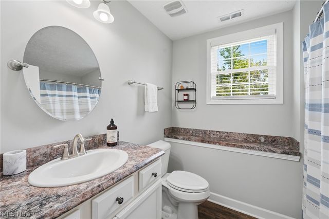 8704 Wakefield Run, North Ridgeville, OH 44039