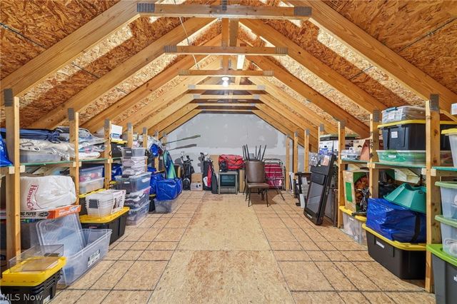 8704 Wakefield Run, North Ridgeville, OH 44039