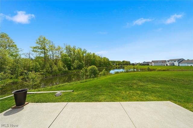 8704 Wakefield Run, North Ridgeville, OH 44039