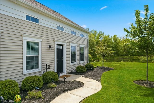 8704 Wakefield Run, North Ridgeville, OH 44039