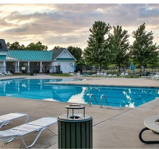 8704 Wakefield Run, North Ridgeville, OH 44039