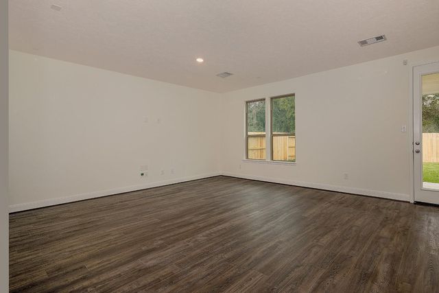 27646 Mesabe Drive, Magnolia, TX 77354