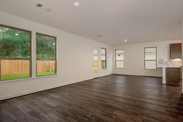 27646 Mesabe Drive, Magnolia, TX 77354