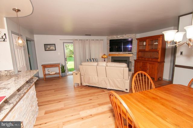 911 EATON CT, Quakertown, PA 18951