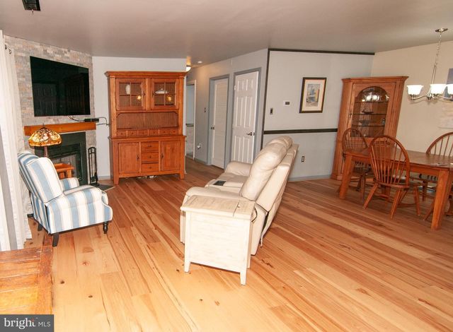 911 EATON CT, Quakertown, PA 18951