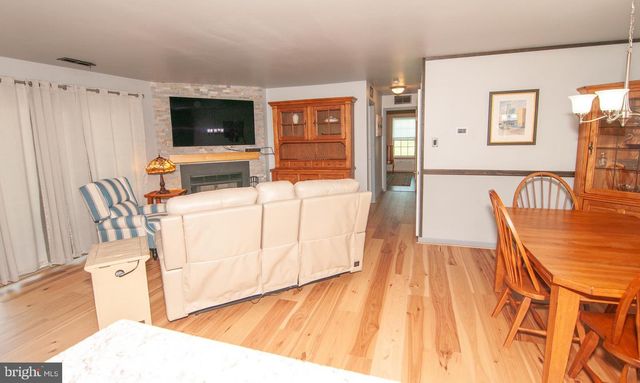 911 EATON CT, Quakertown, PA 18951