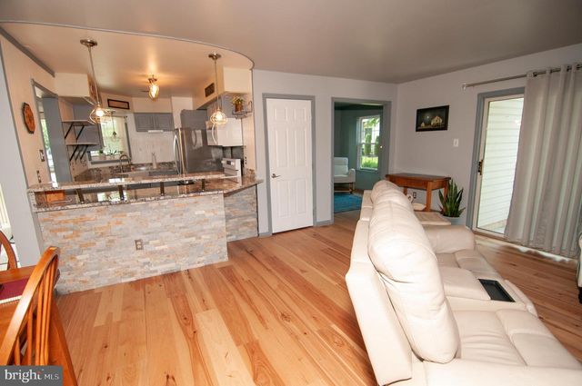 911 EATON CT, Quakertown, PA 18951