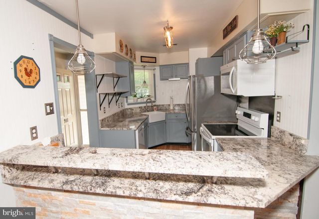 911 EATON CT, Quakertown, PA 18951