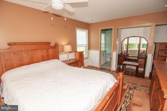 911 EATON CT, Quakertown, PA 18951