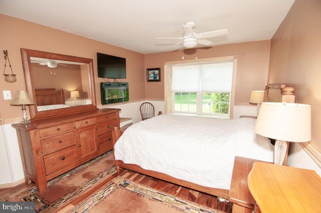 911 EATON CT, Quakertown, PA 18951