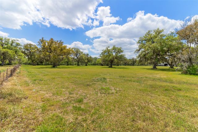 4239 County Road 348, Brazoria, TX 77422
