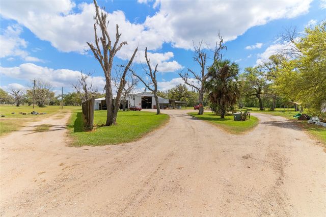 4239 County Road 348, Brazoria, TX 77422