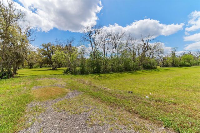 4239 County Road 348, Brazoria, TX 77422