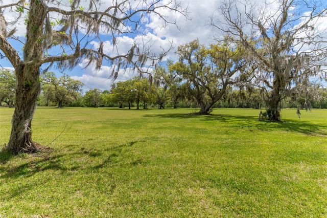 4239 County Road 348, Brazoria, TX 77422