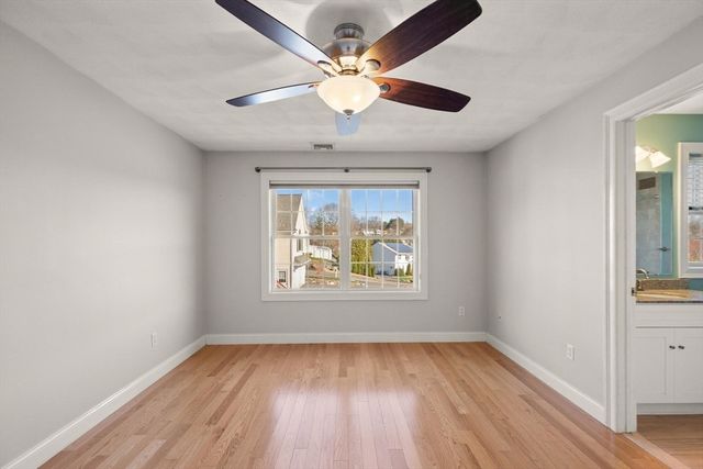 9 Nirvana Dr 2E, Saugus, MA 01906