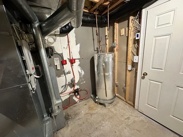 9 Nirvana Dr 2E, Saugus, MA 01906