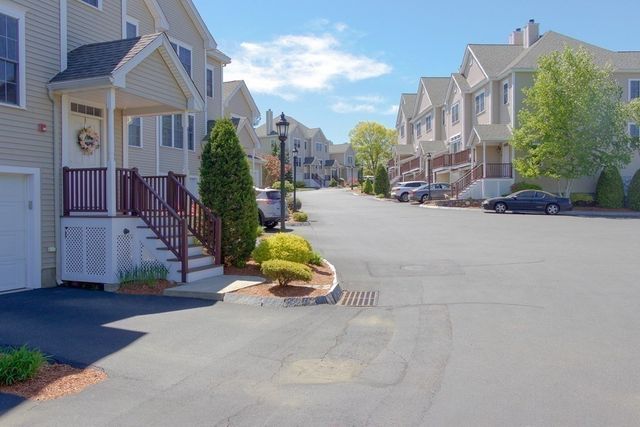 9 Nirvana Dr 2E, Saugus, MA 01906