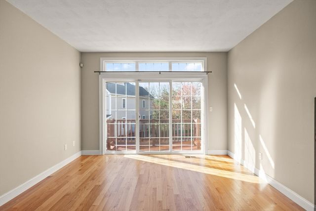 9 Nirvana Dr 2E, Saugus, MA 01906