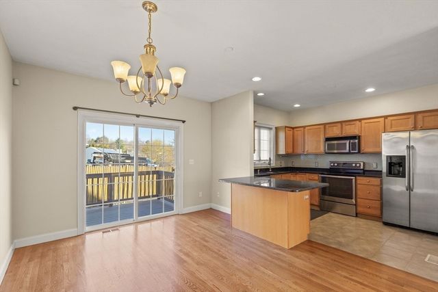 9 Nirvana Dr 2E, Saugus, MA 01906