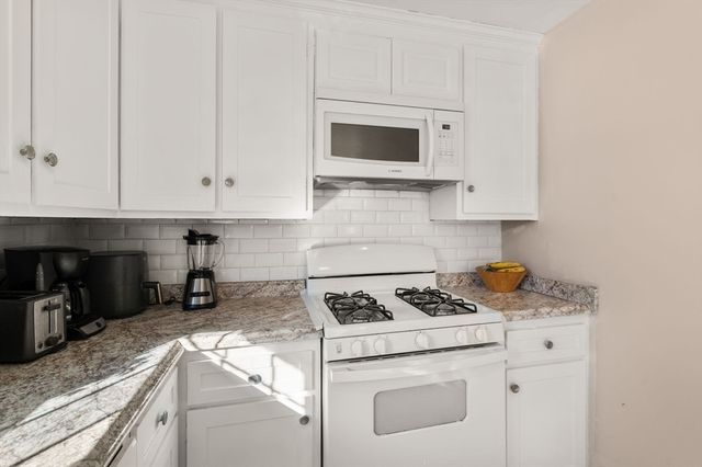 23 Mount Vernon Cir, Lawrence, MA 01843