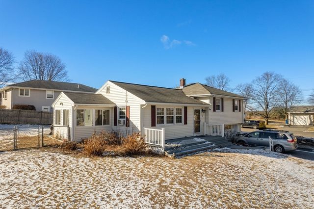 23 Mount Vernon Cir, Lawrence, MA 01843