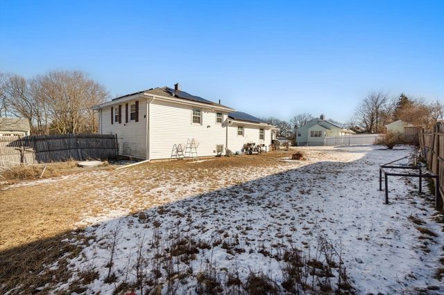 23 Mount Vernon Cir, Lawrence, MA 01843