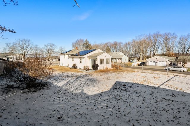 23 Mount Vernon Cir, Lawrence, MA 01843