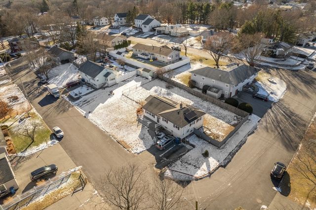 23 Mount Vernon Cir, Lawrence, MA 01843