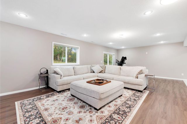 1284 Meadow Lane S, Shakopee, MN 55379