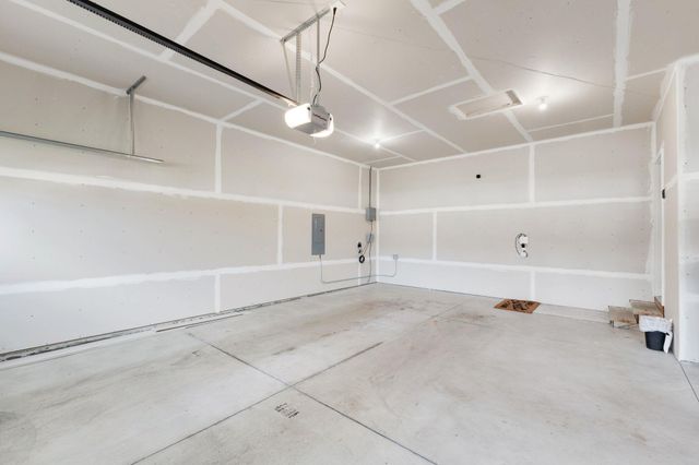 1284 Meadow Lane S, Shakopee, MN 55379