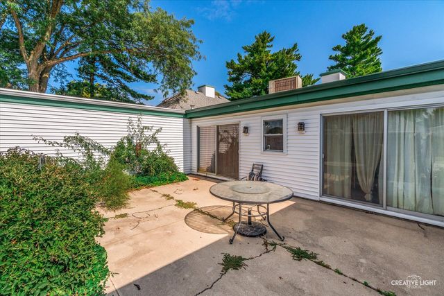 117 Boulder Hill Pass 117, Montgomery, IL 60538