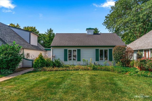 117 Boulder Hill Pass 117, Montgomery, IL 60538