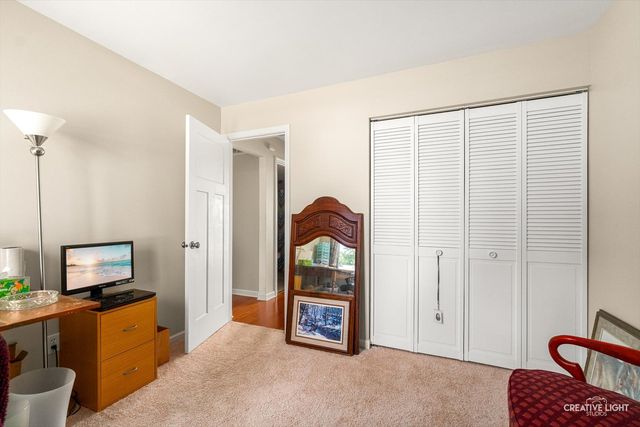 117 Boulder Hill Pass 117, Montgomery, IL 60538