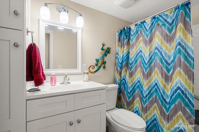 117 Boulder Hill Pass 117, Montgomery, IL 60538
