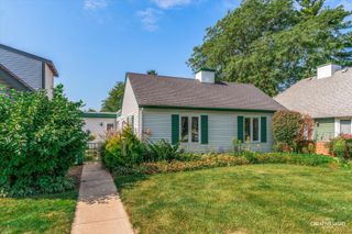 117 Boulder Hill Pass 117, Montgomery, IL 60538