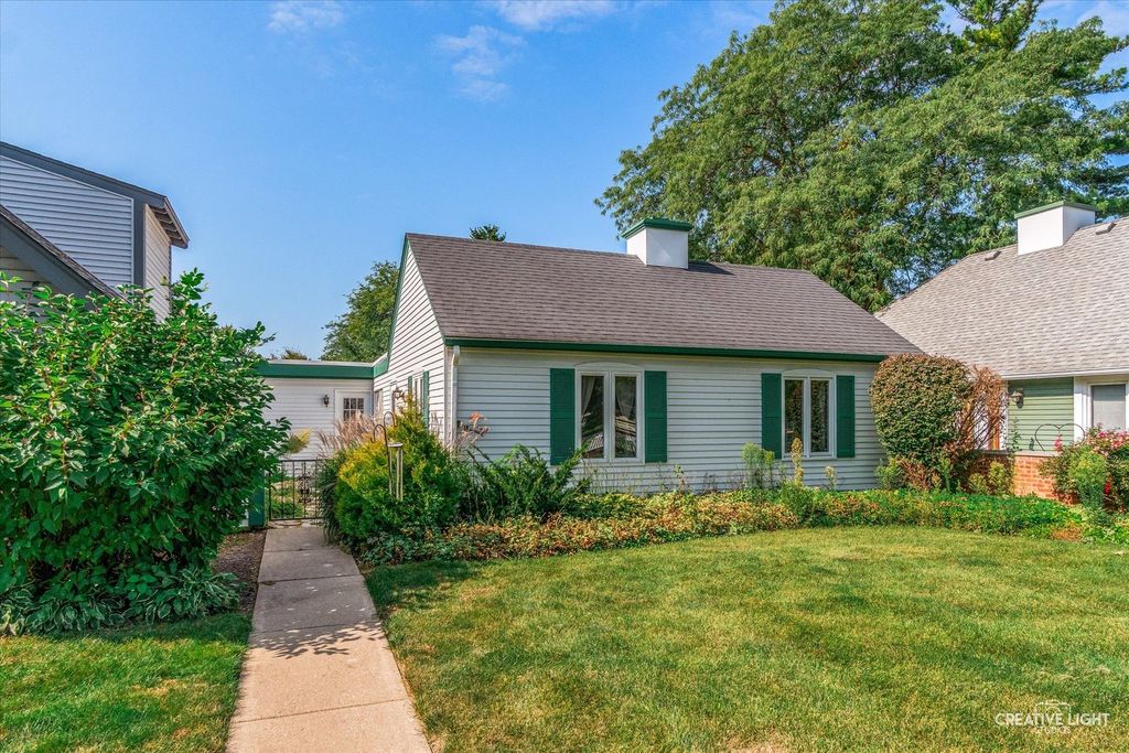 117 Boulder Hill Pass 117, Montgomery, IL 60538