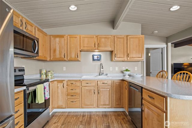 2351 E Mason Lake Drive E, Grapeview, WA 98546