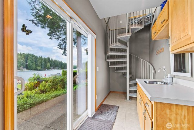 2351 E Mason Lake Drive E, Grapeview, WA 98546