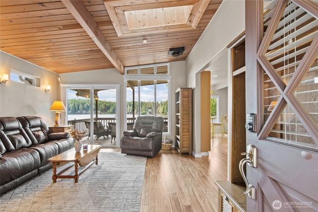 2351 E Mason Lake Drive E, Grapeview, WA 98546