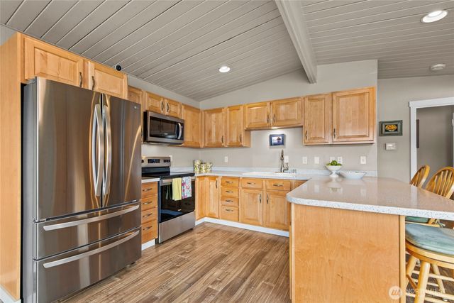 2351 E Mason Lake Drive E, Grapeview, WA 98546