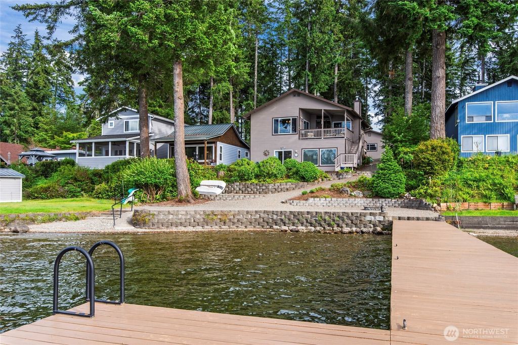 2351 E Mason Lake Drive E, Grapeview, WA 98546