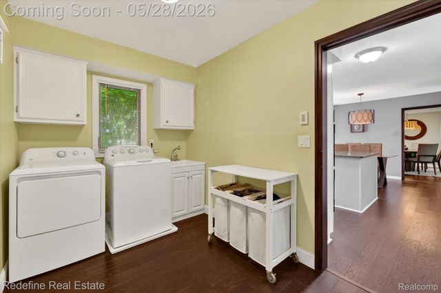 4296 Barcroft Way, West Bloomfield Charter Township, MI 48323
