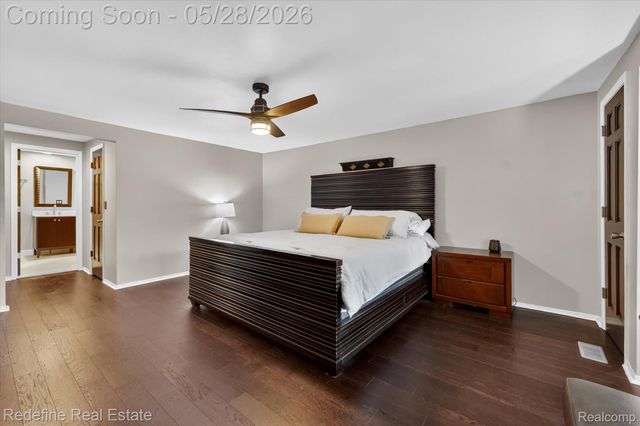 4296 Barcroft Way, West Bloomfield Charter Township, MI 48323