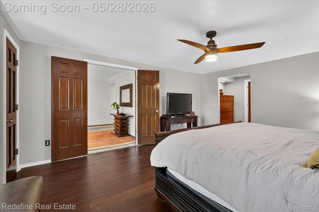 4296 Barcroft Way, West Bloomfield Charter Township, MI 48323