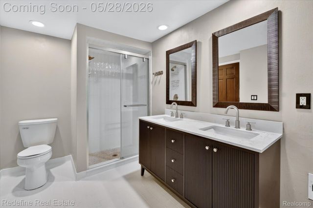 4296 Barcroft Way, West Bloomfield Charter Township, MI 48323