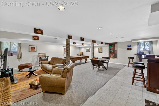 4296 Barcroft Way, West Bloomfield Charter Township, MI 48323
