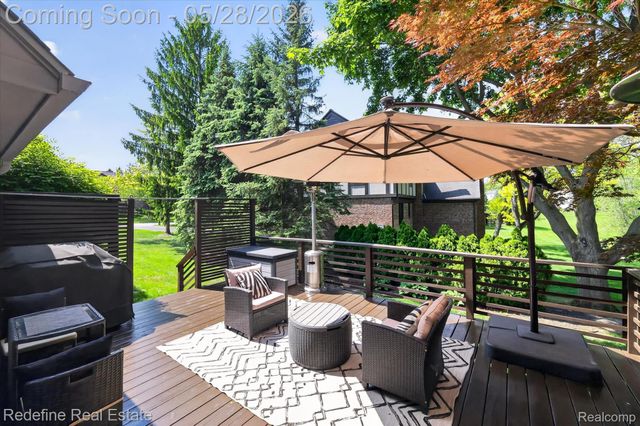 4296 Barcroft Way, West Bloomfield Charter Township, MI 48323