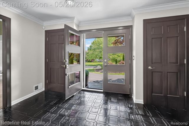 4296 Barcroft Way, West Bloomfield Charter Township, MI 48323